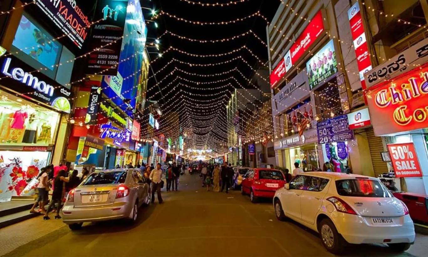 Bangalore street or temple scene